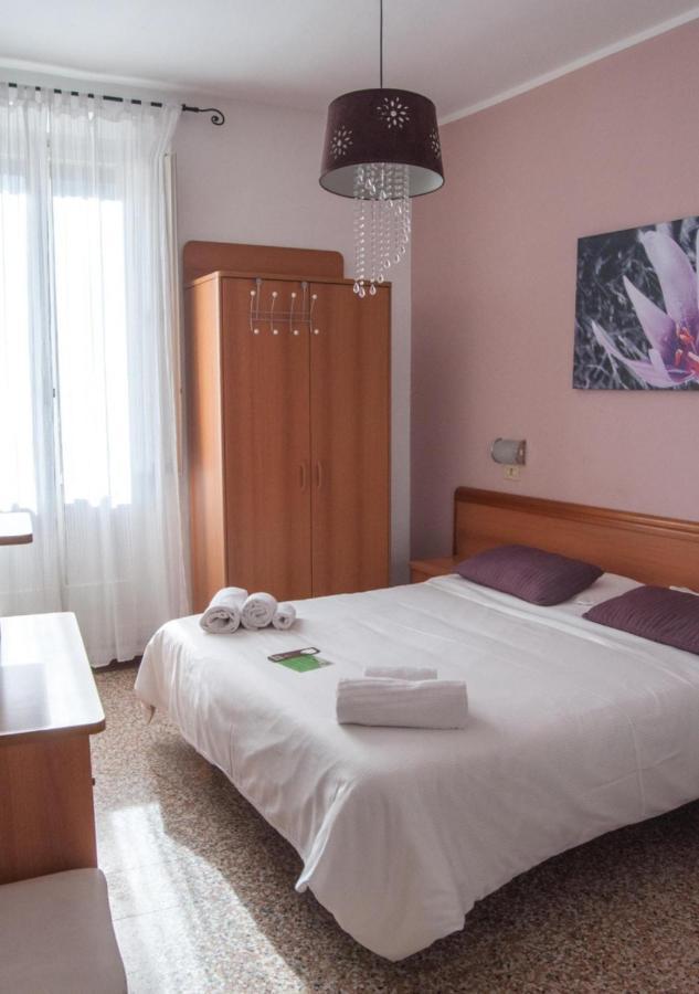 צ'זנה Hotel Cappello מראה חיצוני תמונה